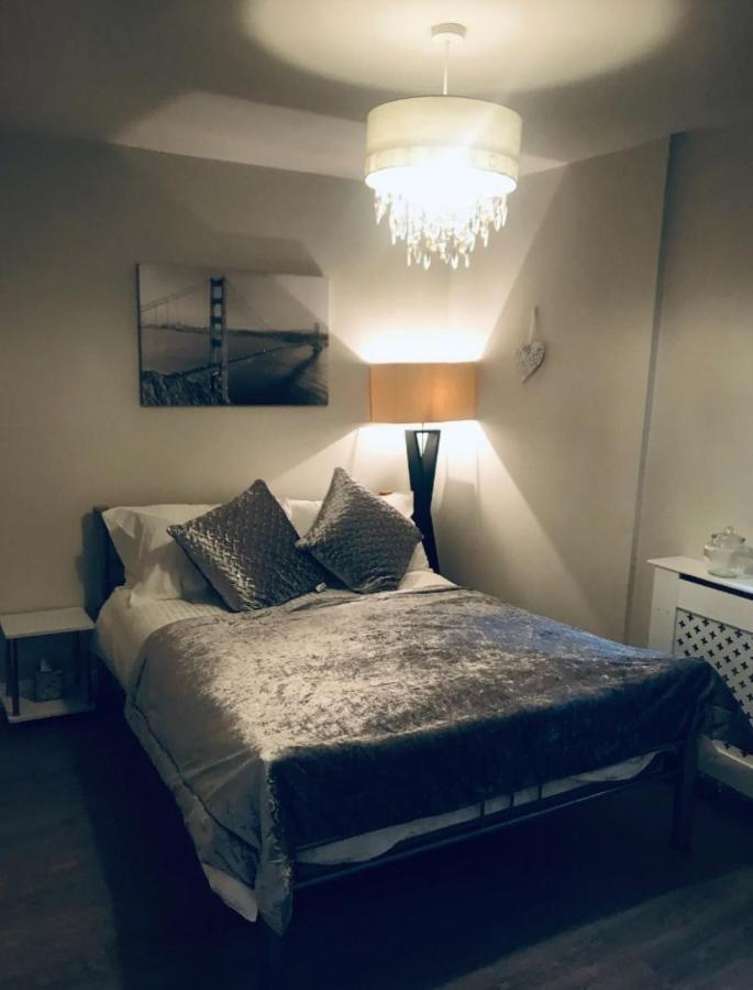 Chester City Apartments - With Free Parking エクステリア 写真